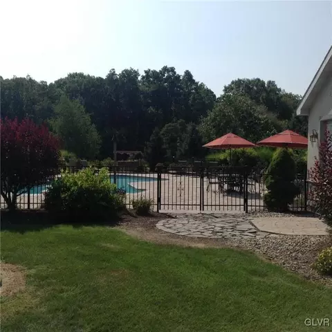 438 Eagle View Dr, Bath, PA 18014 photo 42