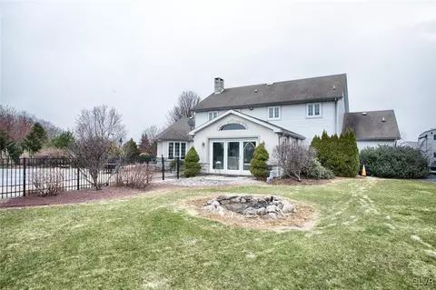 438 Eagle View Dr, Bath, PA 18014 photo 34