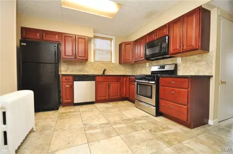 31 E Union Blvd, Bethlehem, PA 18018 photo 3