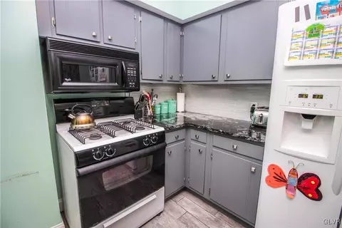 1251 E 3rd St, Bethlehem, PA 18015 photo 9