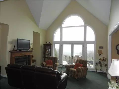 2897 Valley View Dr, Bath, PA 18014 photo 6