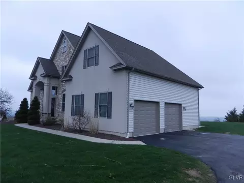 2897 Valley View Dr, Bath, PA 18014 photo 2
