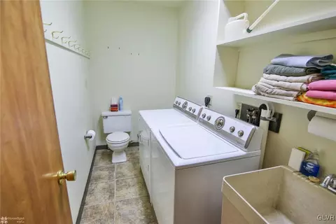 653 Dell Rd, Bath, PA 18014 photo 29