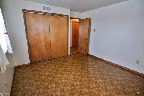 653 Dell Rd, Bath, PA 18014 photo 17