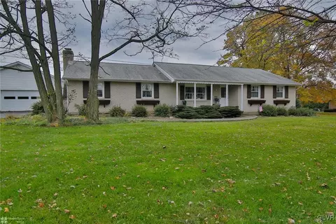 653 Dell Rd, Bath, PA 18014 photo 1