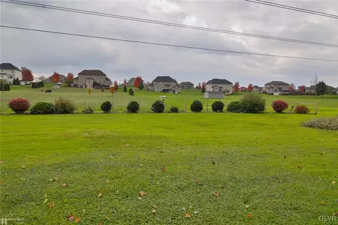653 Dell Rd, Bath, PA 18014 photo 7