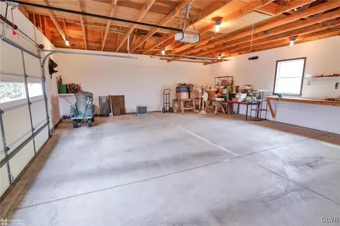 653 Dell Rd, Bath, PA 18014 photo 35
