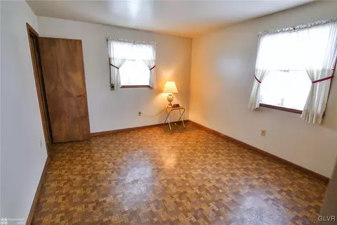 653 Dell Rd, Bath, PA 18014 photo 16