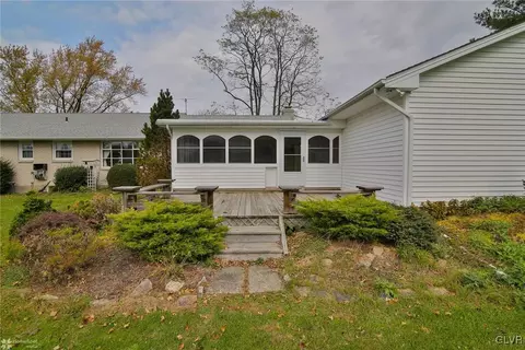653 Dell Rd, Bath, PA 18014 photo 6