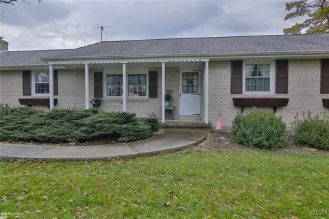 653 Dell Rd, Bath, PA 18014 photo 2
