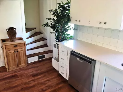 3070 Springtown Rd, Hellertown, PA 18055 photo 6
