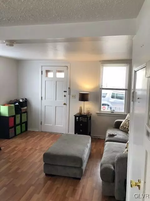 416 E Garrison St, Bethlehem, PA 18018 photo 2