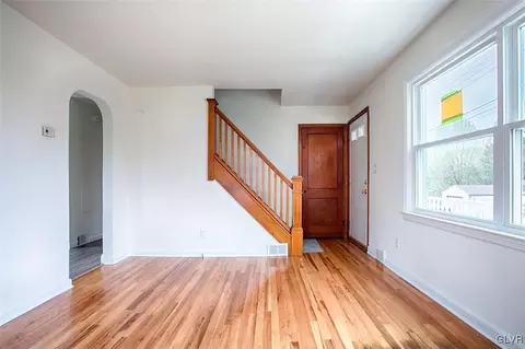 146 Ackerman St, Hellertown, PA 18055 photo 5