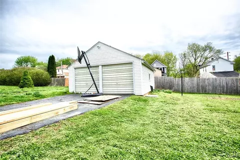 146 Ackerman St, Hellertown, PA 18055 photo 3