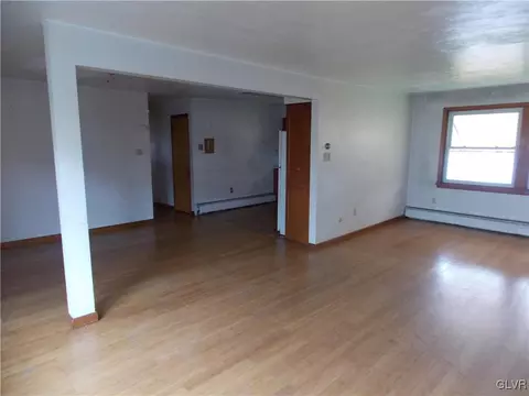 236 E 3rd St, Hazleton, PA 18201 photo 16