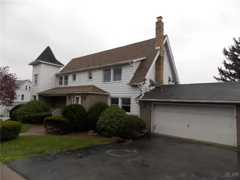 236 E 3rd St, Hazleton, PA 18201 photo 2