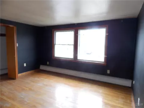236 E 3rd St, Hazleton, PA 18201 photo 9