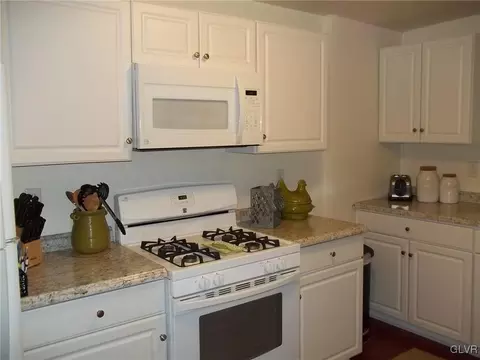 253 E Garrison St, Bethlehem, PA 18018 photo 3