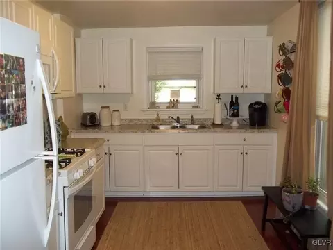 253 E Garrison St, Bethlehem, PA 18018 photo 2