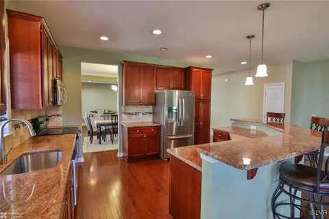 1011 Declaration Dr, Bethlehem, PA 18017 photo 11