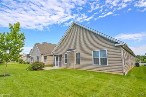 1011 Declaration Dr, Bethlehem, PA 18017 photo 32