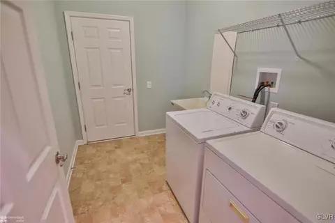 1011 Declaration Dr, Bethlehem, PA 18017 photo 27