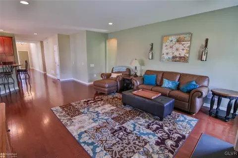 1011 Declaration Dr, Bethlehem, PA 18017 photo 18