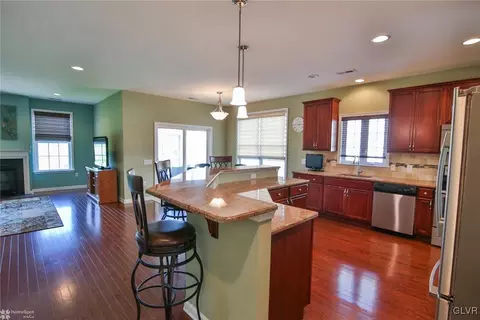 1011 Declaration Dr, Bethlehem, PA 18017 photo 13