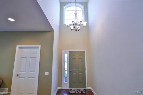 1011 Declaration Dr, Bethlehem, PA 18017 photo 3