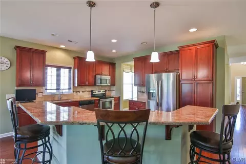 1011 Declaration Dr, Bethlehem, PA 18017 photo 12