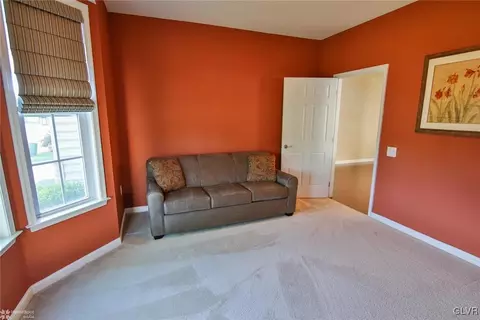 1011 Declaration Dr, Bethlehem, PA 18017 photo 8