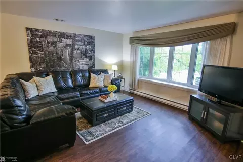 365 Devonshire Dr, Bethlehem, PA 18017 photo 6