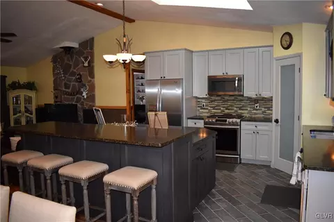 129 E Mountain Rd, Wind Gap, PA 18091 photo 13