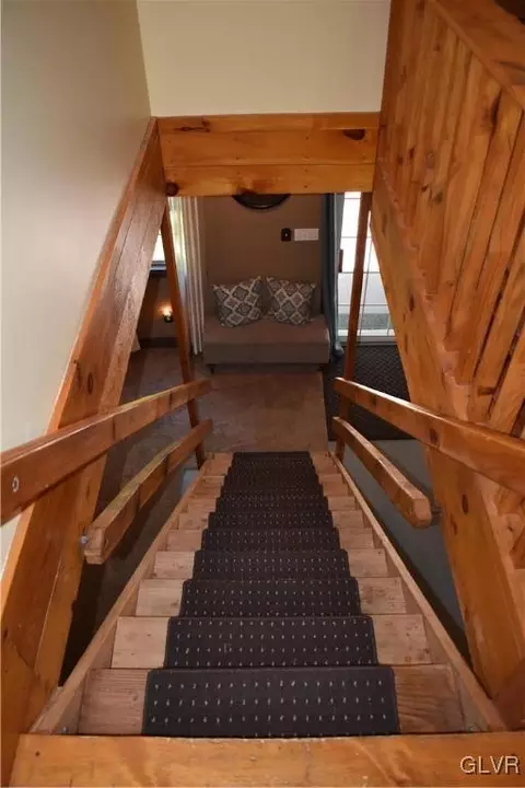 129 E Mountain Rd, Wind Gap, PA 18091 photo 40