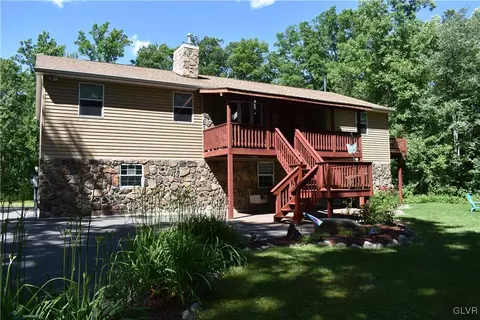 129 E Mountain Rd, Wind Gap, PA 18091 photo 2