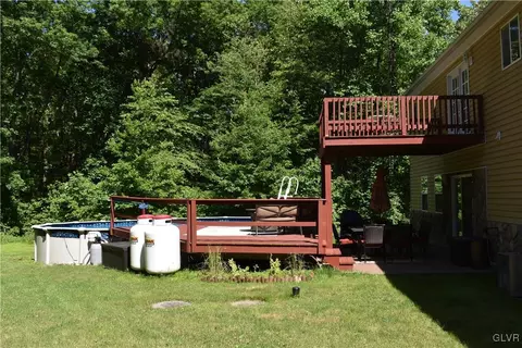 129 E Mountain Rd, Wind Gap, PA 18091 photo 5