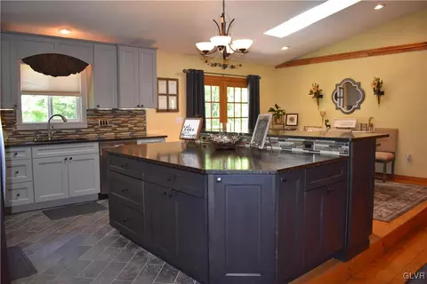 129 E Mountain Rd, Wind Gap, PA 18091 photo 19