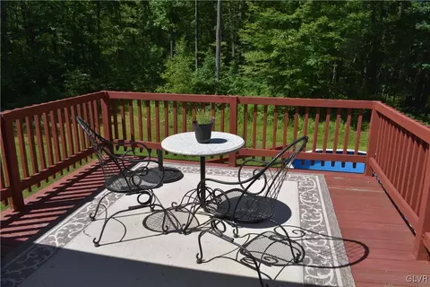 129 E Mountain Rd, Wind Gap, PA 18091 photo 6