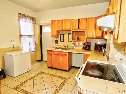 1234 E 3rd St, Bethlehem, PA 18015 photo 5
