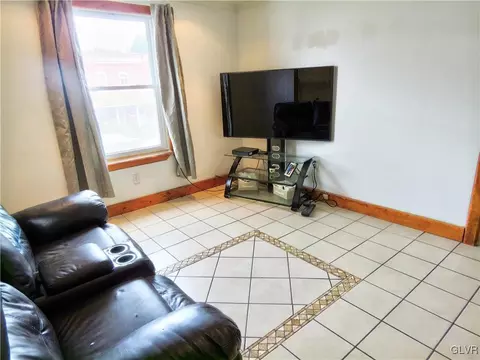 1234 E 3rd St, Bethlehem, PA 18015 photo 10