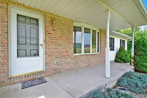 2305 E Scenic Dr, Bath, PA 18014 photo 4