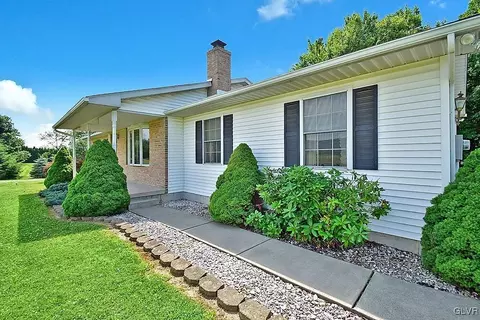 2305 E Scenic Dr, Bath, PA 18014 photo 3