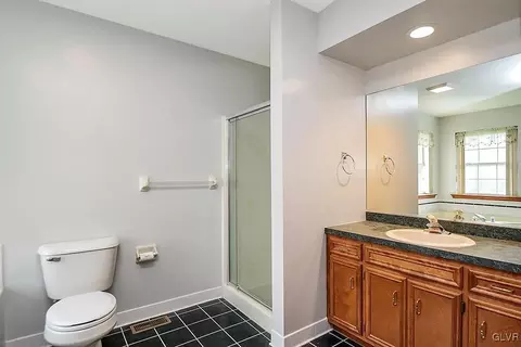 2305 E Scenic Dr, Bath, PA 18014 photo 16