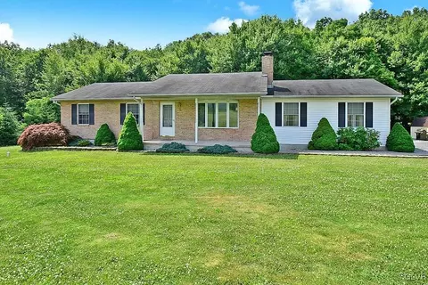 2305 E Scenic Dr, Bath, PA 18014 photo 2