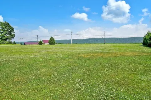 2305 E Scenic Dr, Bath, PA 18014 photo 32