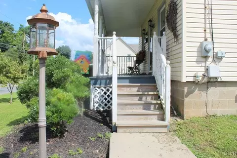 303 E 3rd St, Wind Gap, PA 18091 photo 2