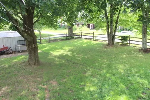 303 E 3rd St, Wind Gap, PA 18091 photo 19