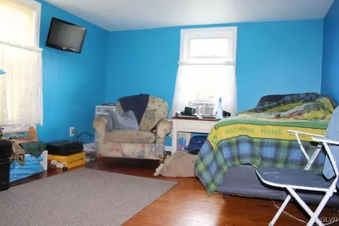 303 E 3rd St, Wind Gap, PA 18091 photo 10