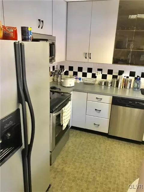 329 Spring St, Bethlehem, PA 18018 photo 3