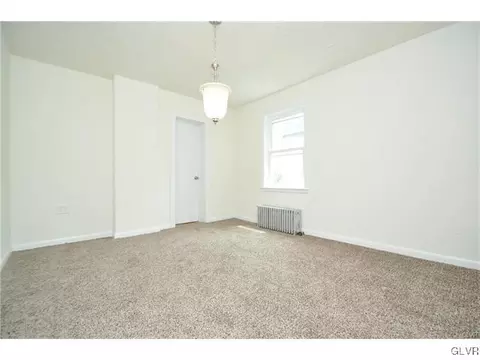 418 Maple St, Roseto, PA 18013 photo 7